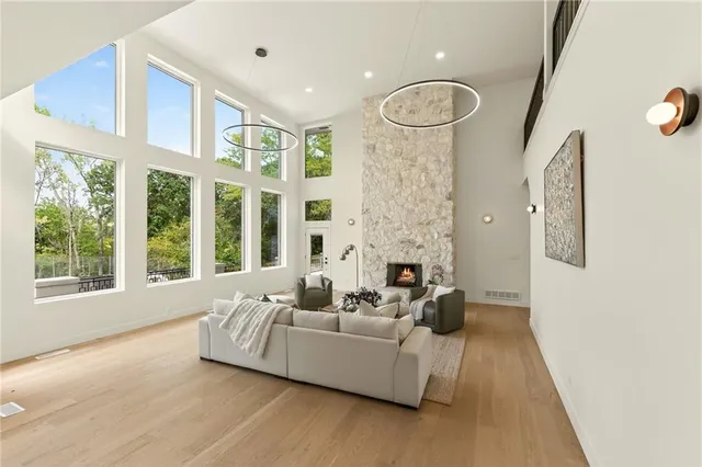 $2,450,000 | 1701 Northwest Duncan Road, Blue Springs, MO 64015