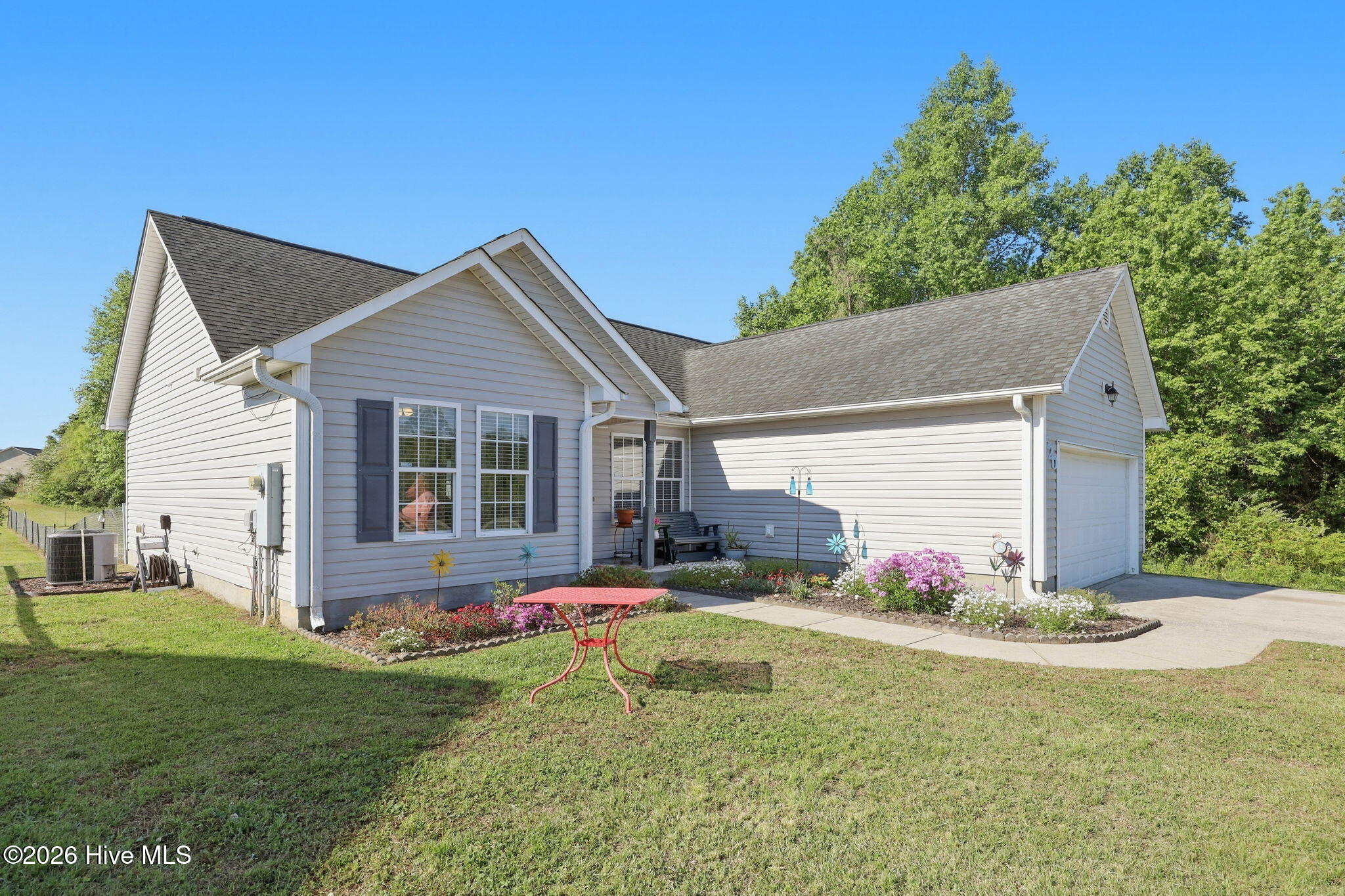 520 Comfort Road Richlands, NC 28574 - Photo 3 of 33 3-web-or-mls-520 Comfort Rd. 102