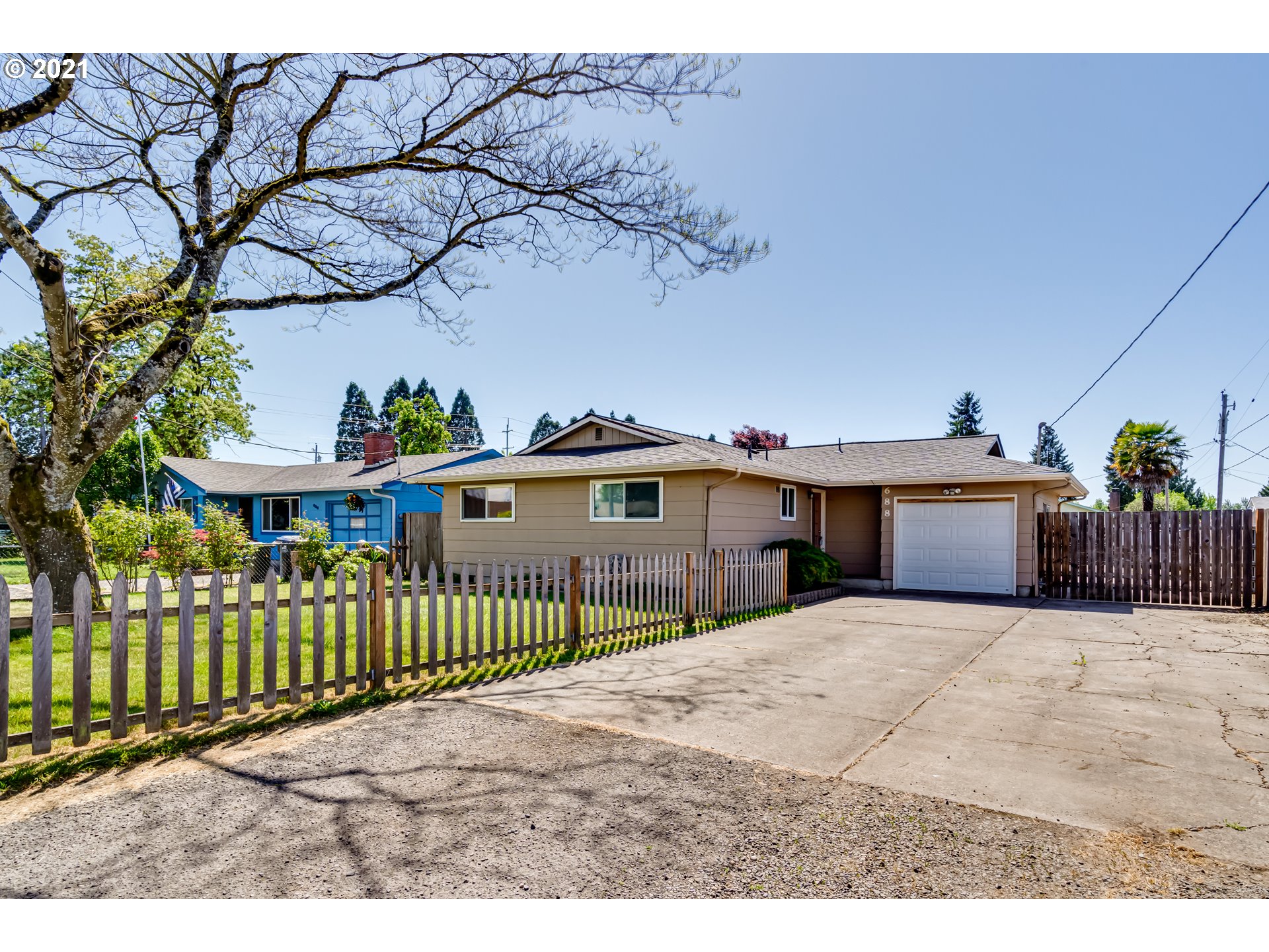 688 South 38th Street Springfield, OR 97478 - Photo 1 of 31
