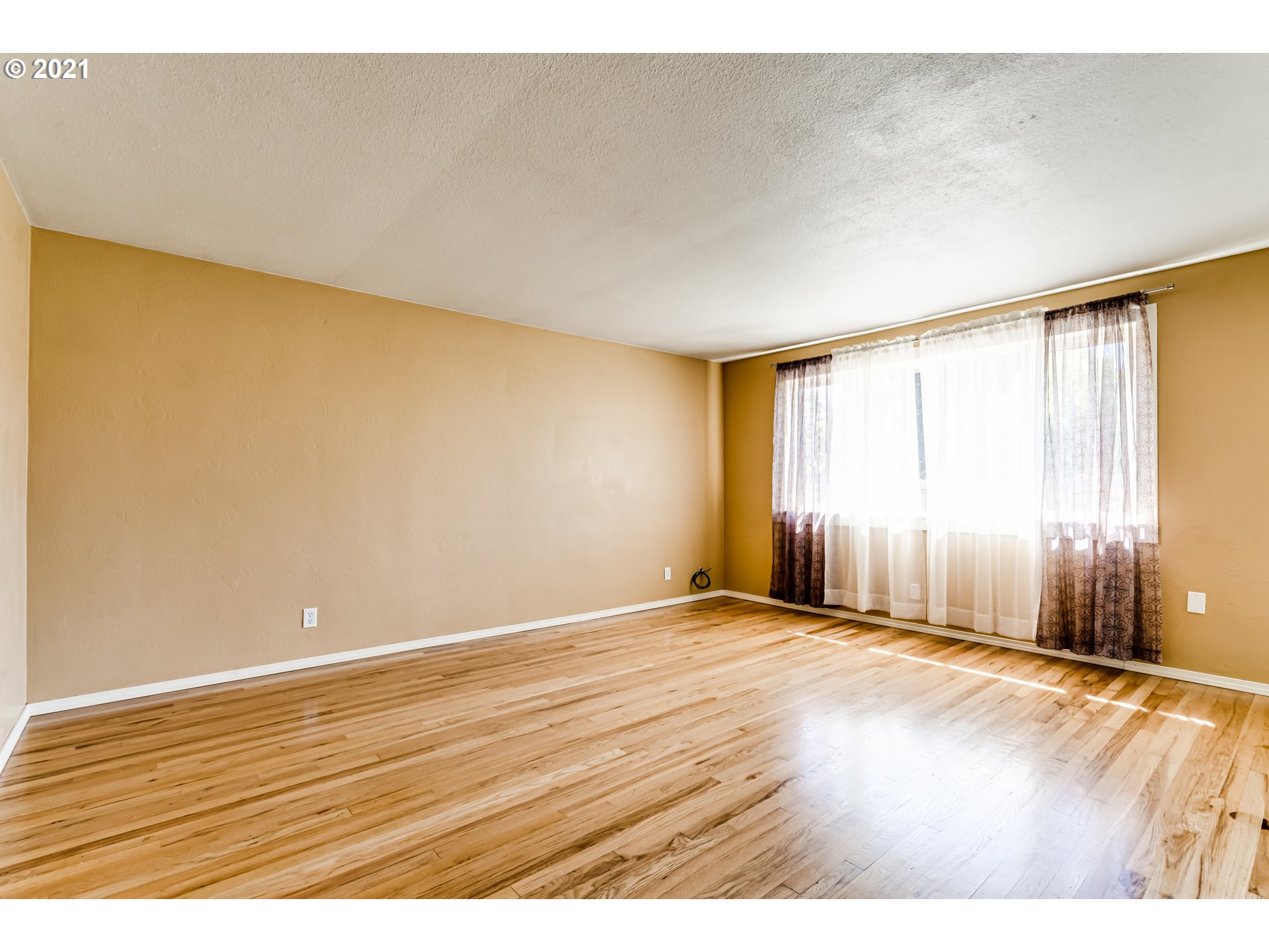 688 South 38th Street Springfield, OR 97478 - Photo 13 of 31