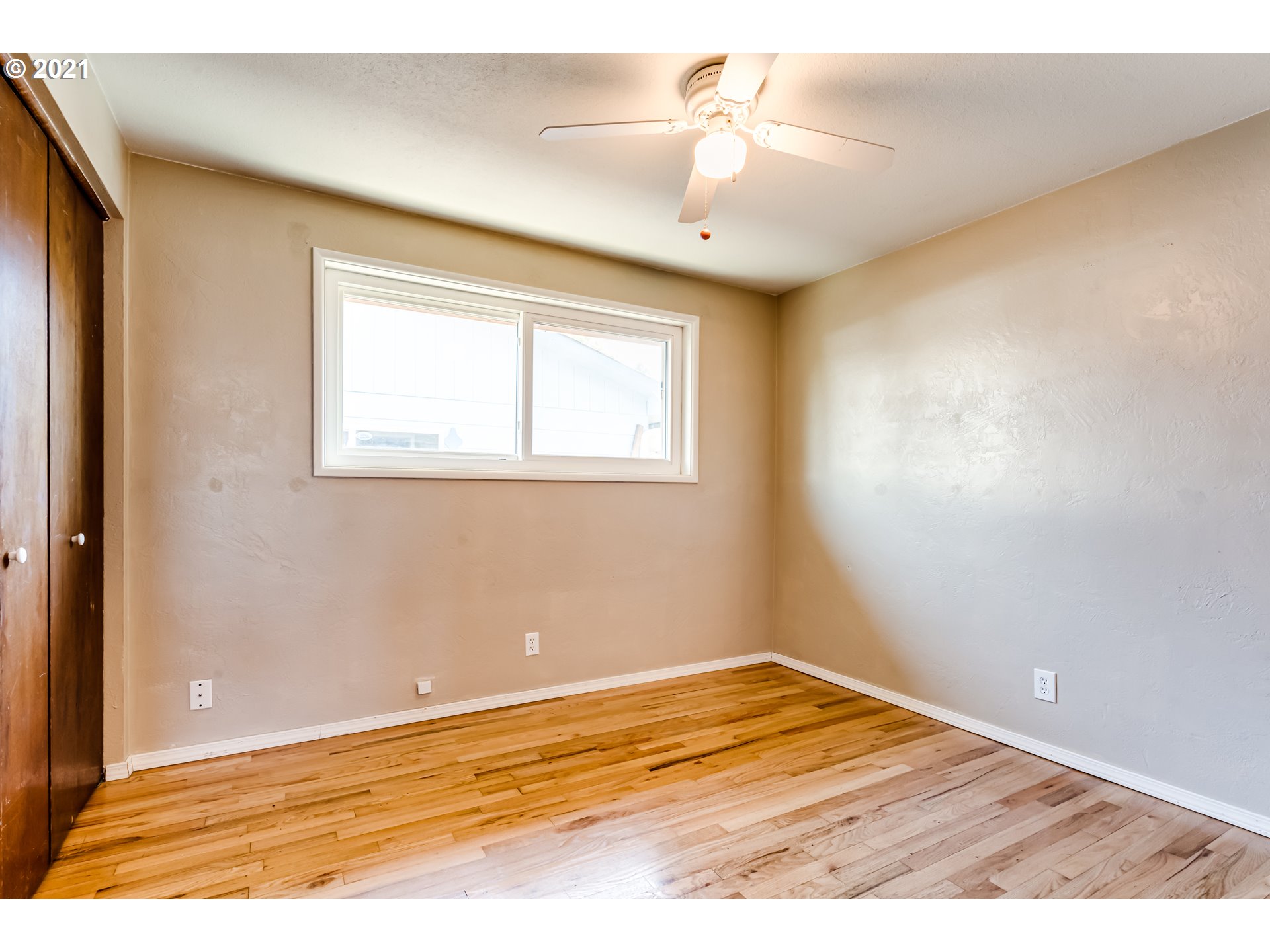 688 South 38th Street Springfield, OR 97478 - Photo 16 of 31