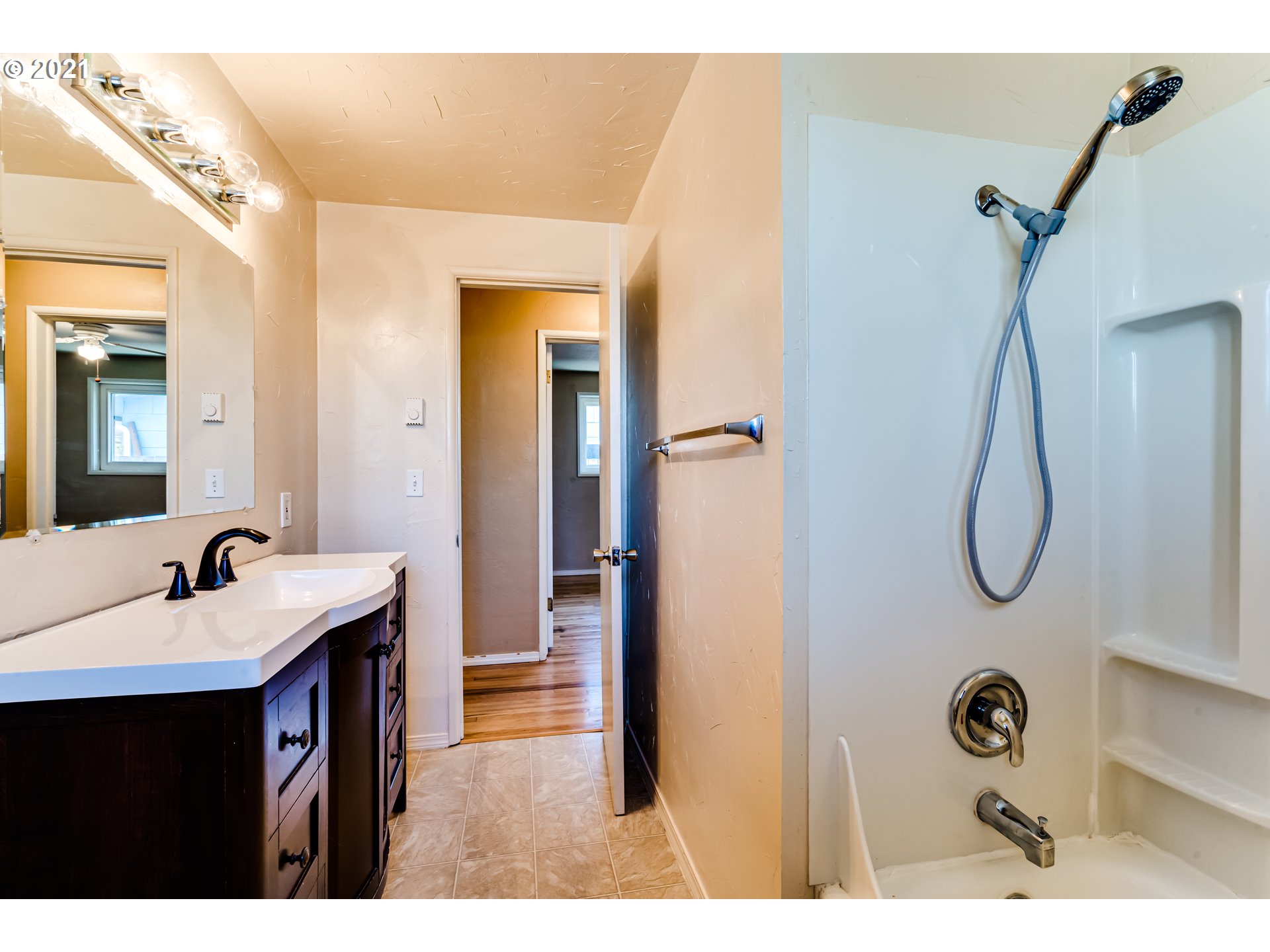 688 South 38th Street Springfield, OR 97478 - Photo 18 of 31