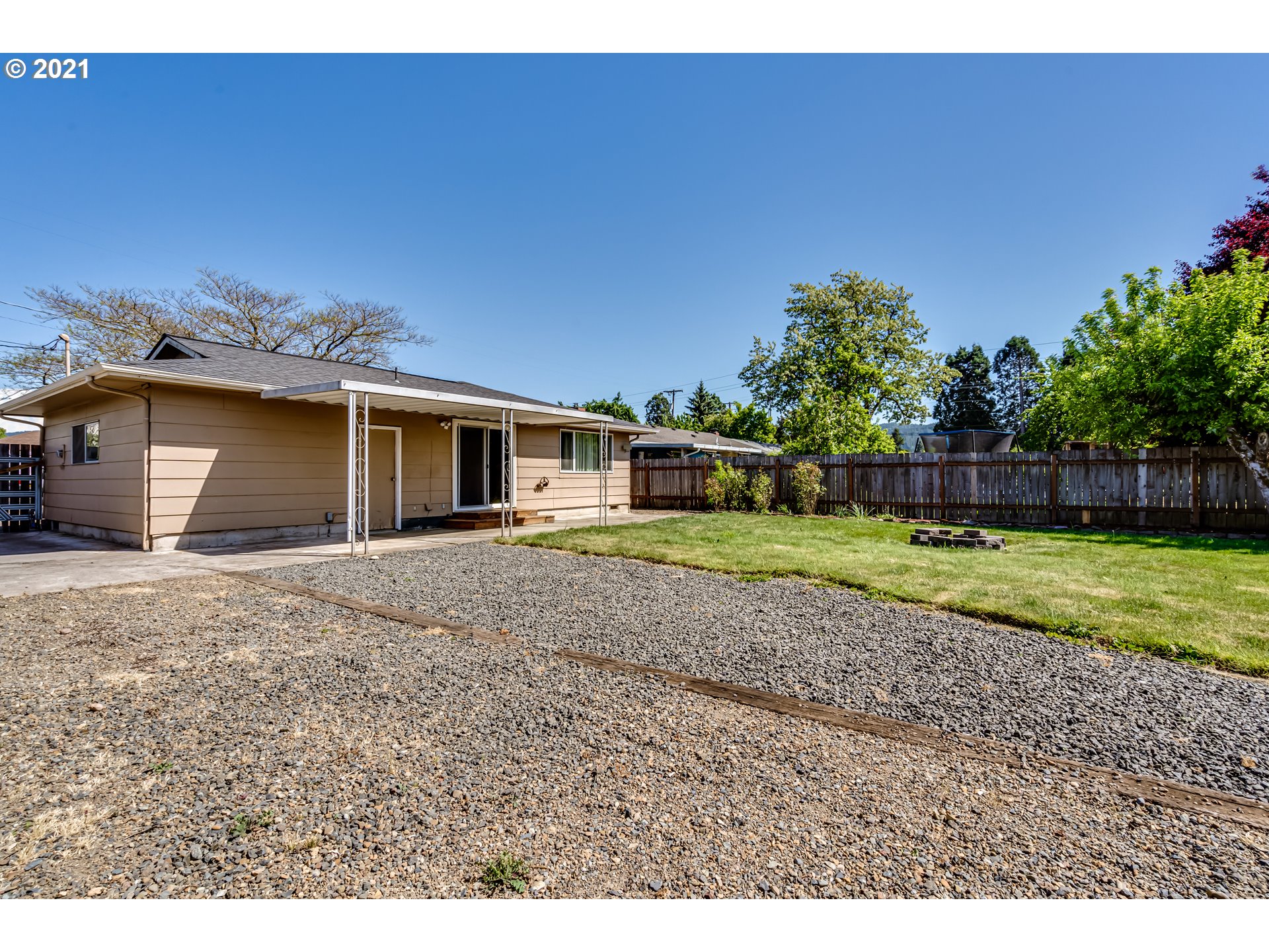 688 South 38th Street Springfield, OR 97478 - Photo 27 of 31
