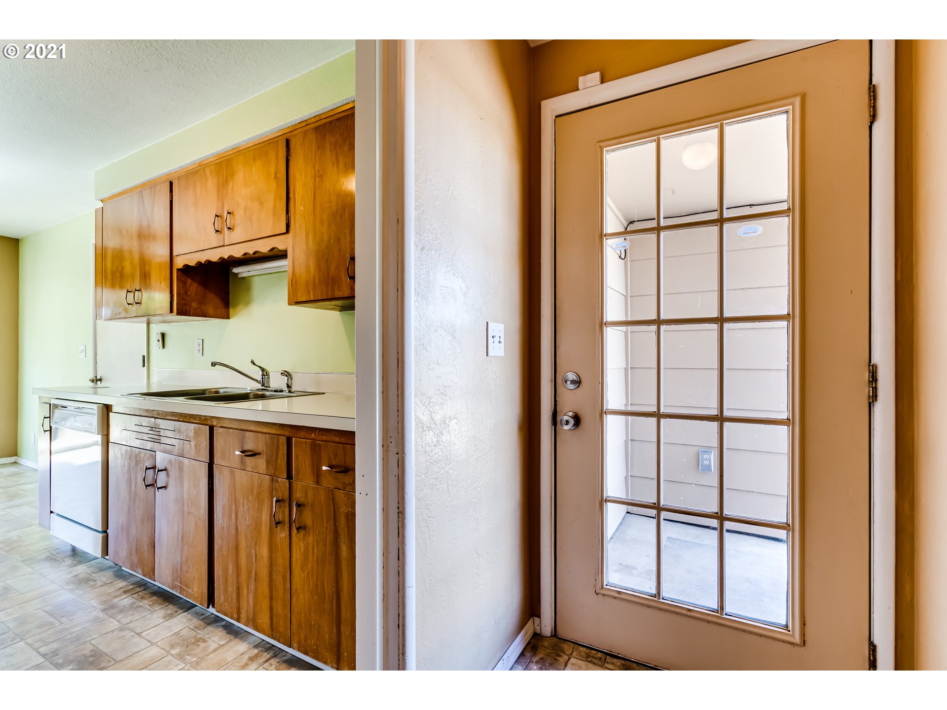 688 South 38th Street Springfield, OR 97478 - Photo 4 of 31