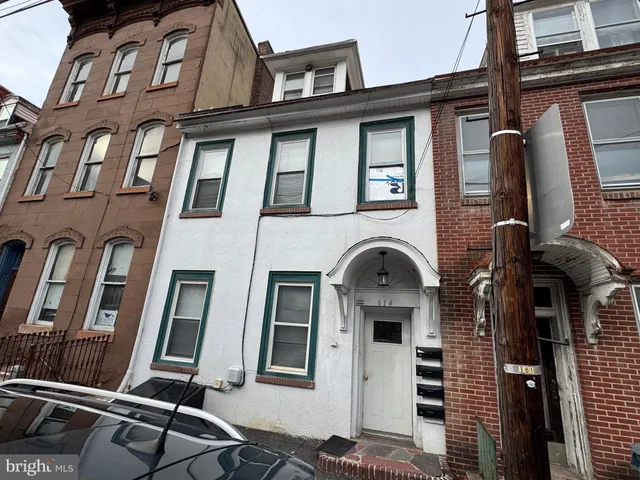 $900 | 614 Mahantongo Street, Pottsville, PA 17901