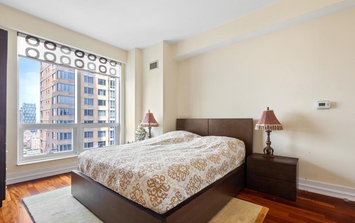 350 West 42nd Street, Unit 33D Manhattan, NY 10036 - Photo 4 of 16