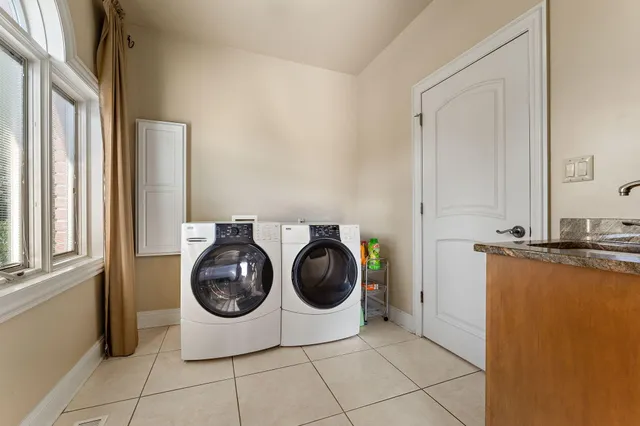 $779,000 | 2131 White Oak Lane, Highland, IN 46322