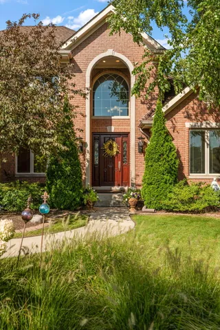 $779,000 | 2131 White Oak Lane, Highland, IN 46322