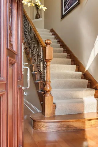 $779,000 | 2131 White Oak Lane, Highland, IN 46322