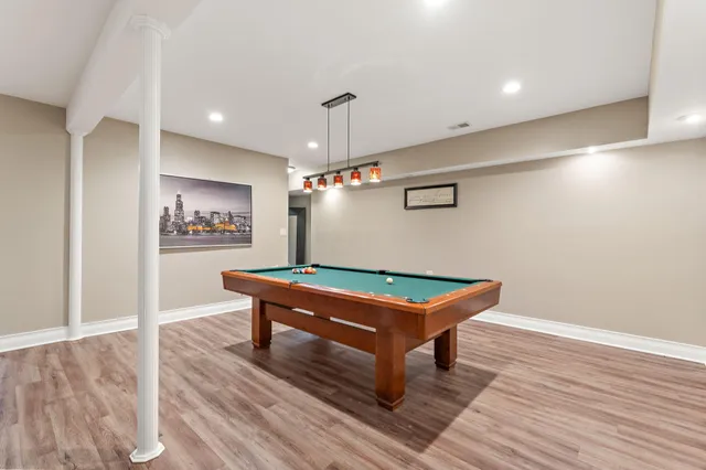 $779,000 | 2131 White Oak Lane, Highland, IN 46322