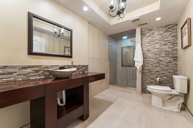 $779,000 | 2131 White Oak Lane, Highland, IN 46322