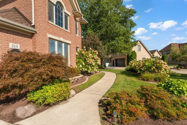 $779,000 | 2131 White Oak Lane, Highland, IN 46322