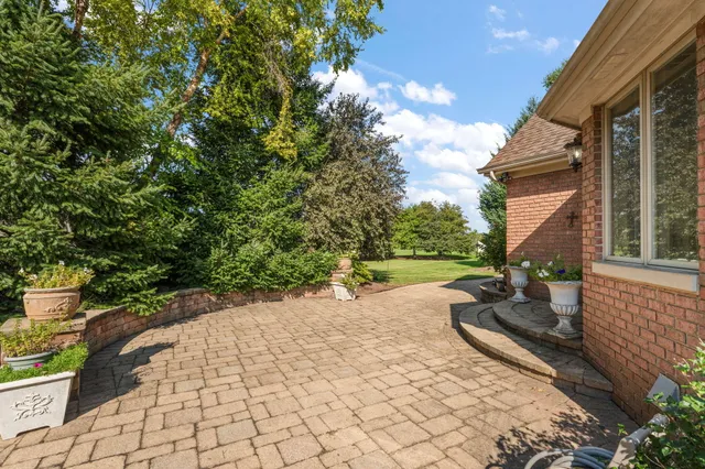 $779,000 | 2131 White Oak Lane, Highland, IN 46322