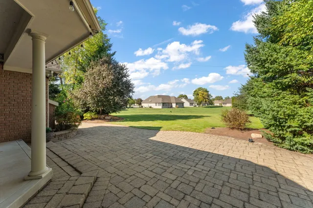 $779,000 | 2131 White Oak Lane, Highland, IN 46322