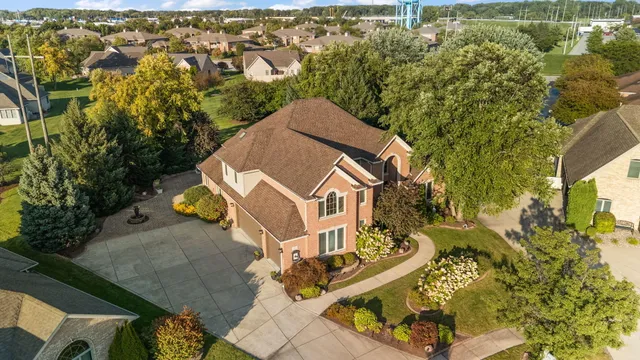 $779,000 | 2131 White Oak Lane, Highland, IN 46322