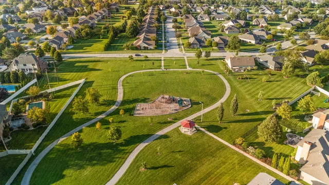 $779,000 | 2131 White Oak Lane, Highland, IN 46322