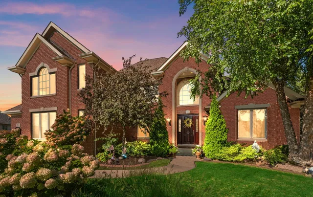 $779,000 | 2131 White Oak Lane, Highland, IN 46322