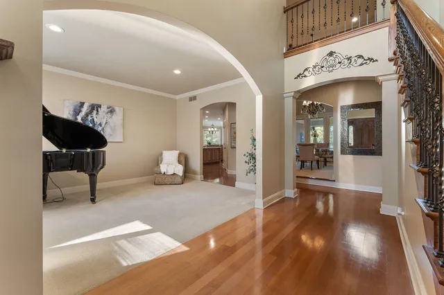 $779,000 | 2131 White Oak Lane, Highland, IN 46322