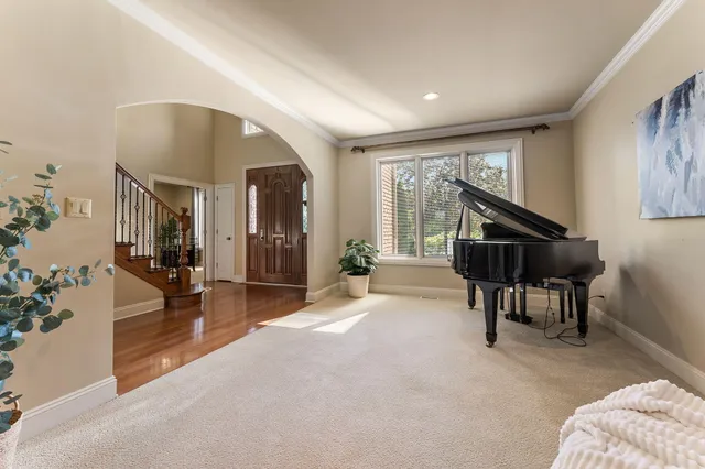 $779,000 | 2131 White Oak Lane, Highland, IN 46322