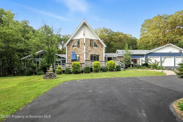 $614,000 | 3 Wagon Road, Lake Ariel, PA 18436