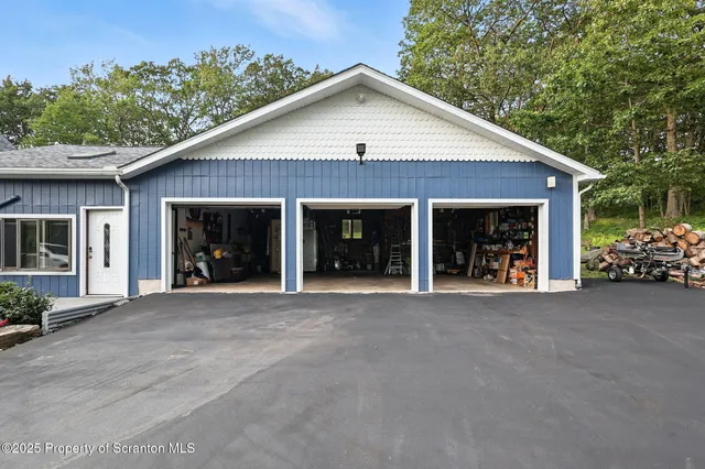 $619,000 | 3 Wagon Road, Lake Ariel, PA 18436