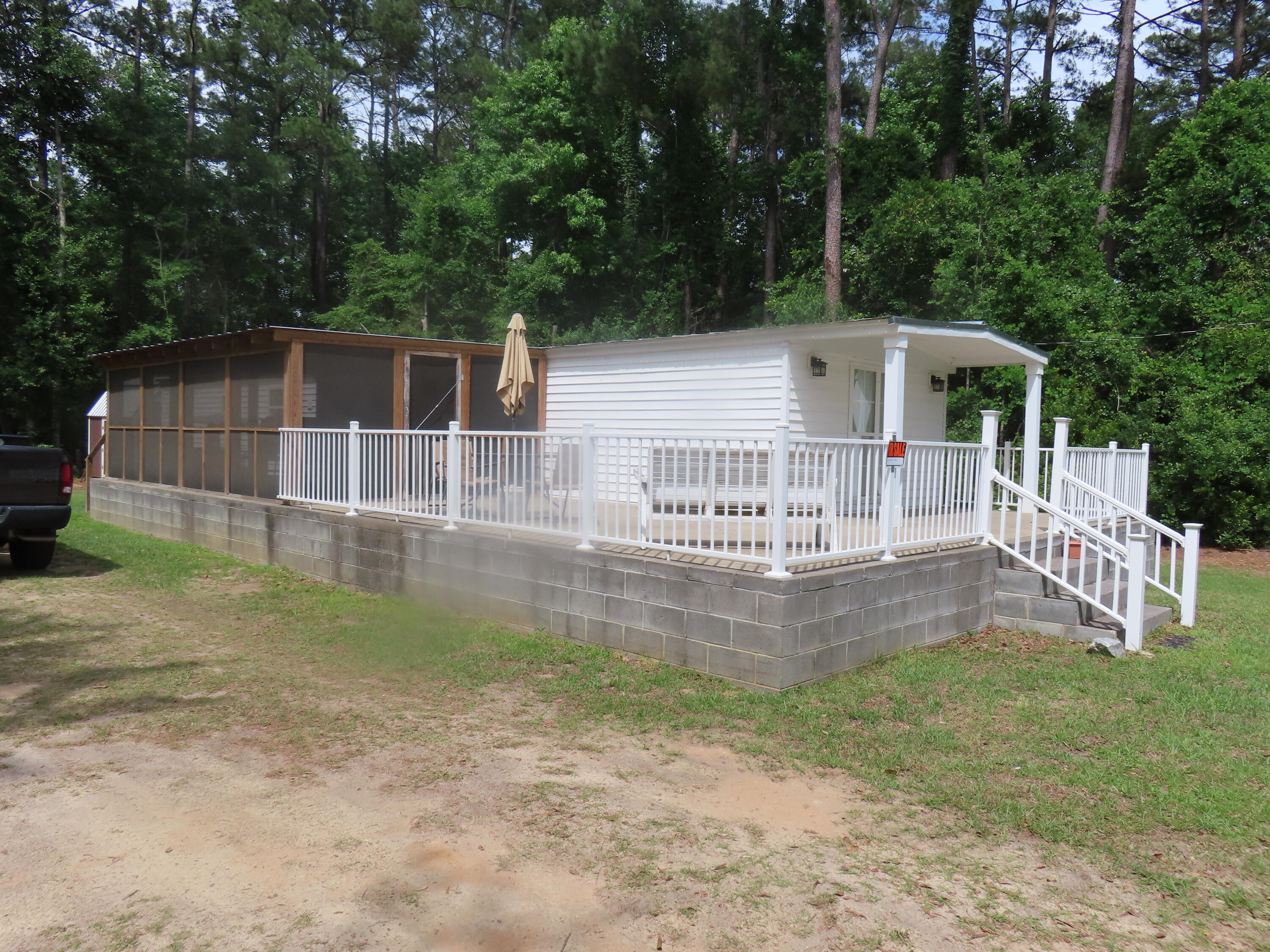 1636 Clubhouse Road Summerton, SC 29148 - Photo 2 of 6