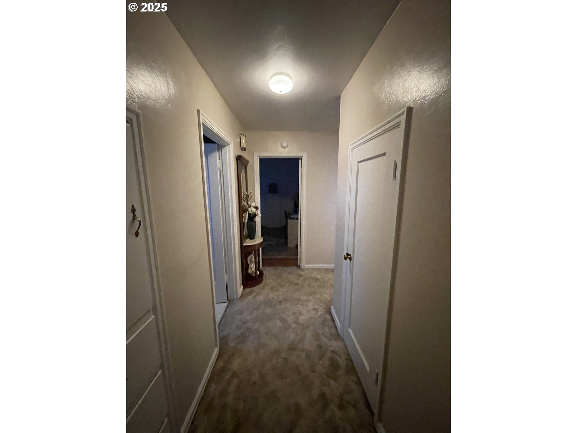 615 South E Hager Street Heppner, OR 97836 - Photo 8 of 14 a view of a hallway