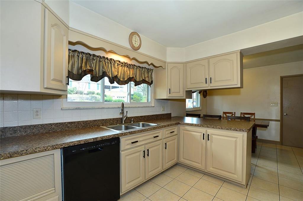 1897 Concord Road Economy, PA 15003 - Photo 3 of 17 Kitchen