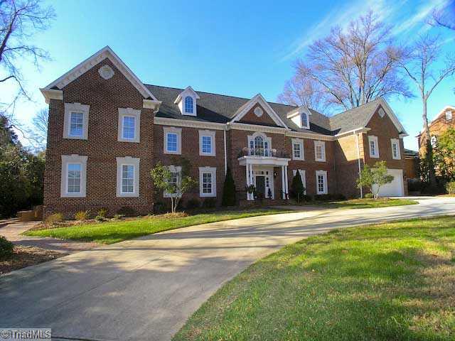 1045 Rockford Road High Point, NC 27262 - Photo 1 of 16 Exterior Front.