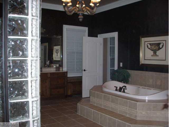 1045 Rockford Road High Point, NC 27262 - Photo 12 of 16 Master Bath/Spa.