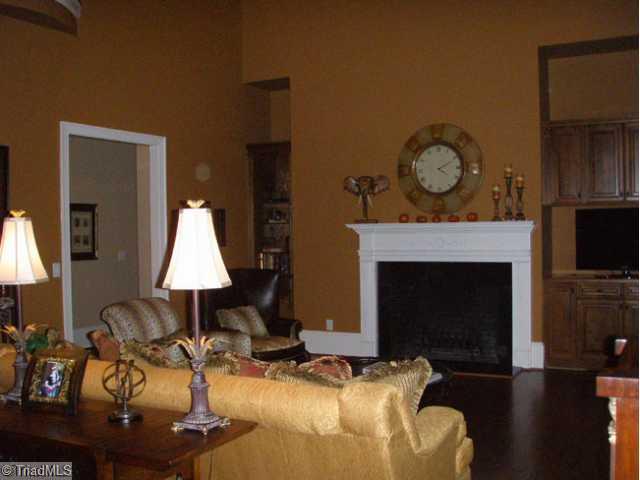 1045 Rockford Road High Point, NC 27262 - Photo 5 of 16 Den/Family/Great Room.