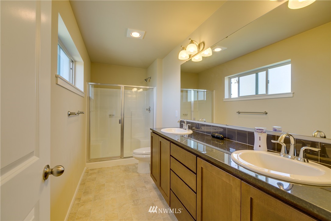 117 164th Place Southeast Bothell, WA 98012 - Photo 13 of 21 Gallery Image 13