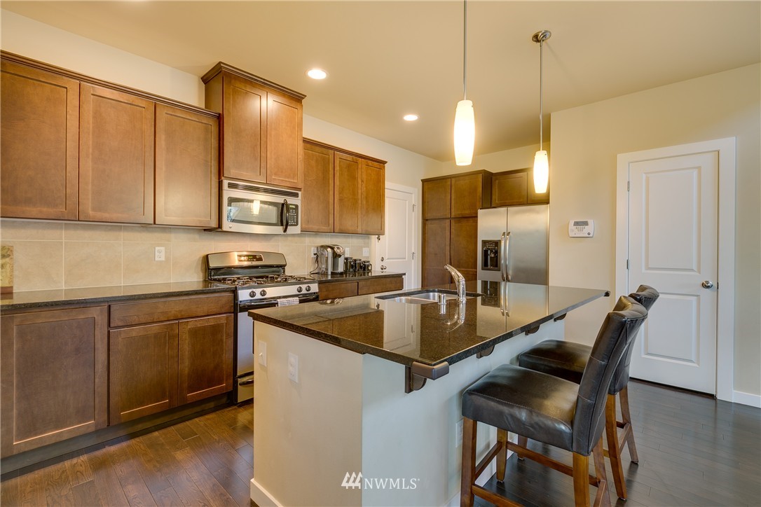 117 164th Place Southeast Bothell, WA 98012 - Photo 4 of 21 Gallery Image 4