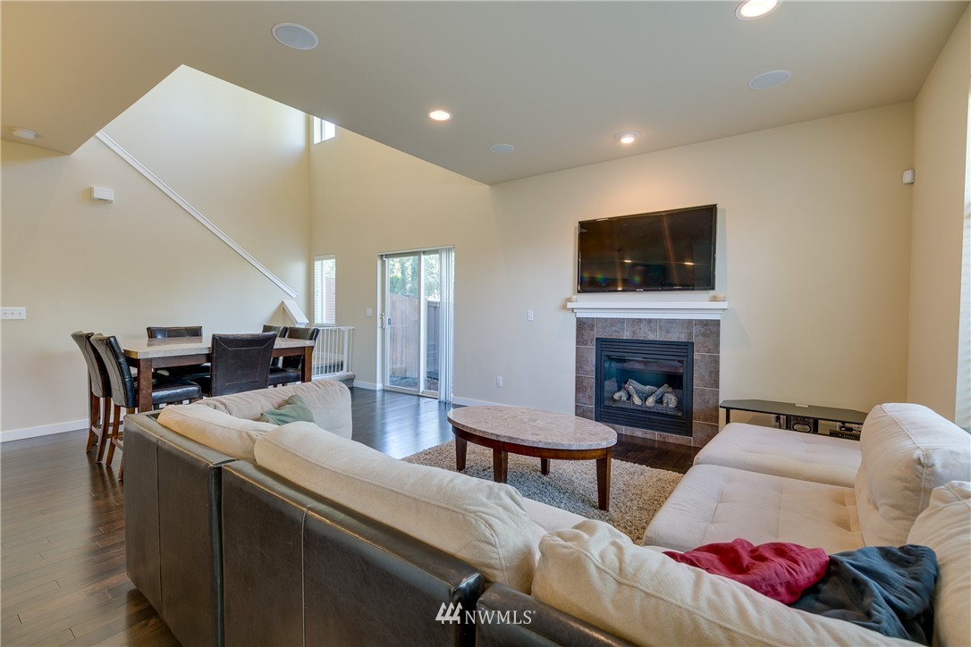 117 164th Place Southeast Bothell, WA 98012 - Photo 7 of 21 Gallery Image 7