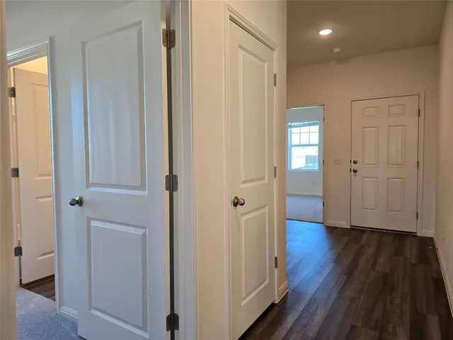 $2,100 | 202 Fox Hvn Road, Hutto, TX 78634