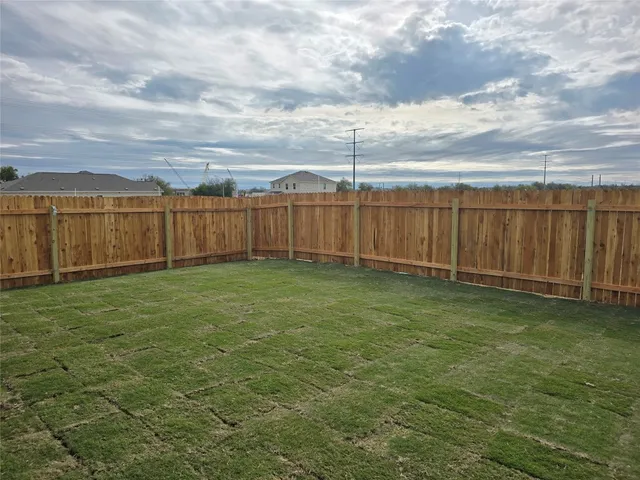 $2,100 | 202 Fox Hvn Road, Hutto, TX 78634