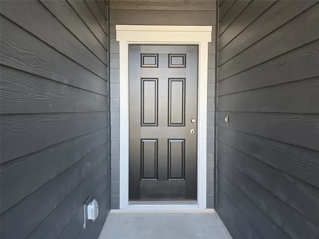 $2,100 | 202 Fox Hvn Road, Hutto, TX 78634