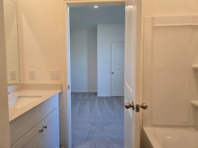 $2,100 | 202 Fox Hvn Road, Hutto, TX 78634