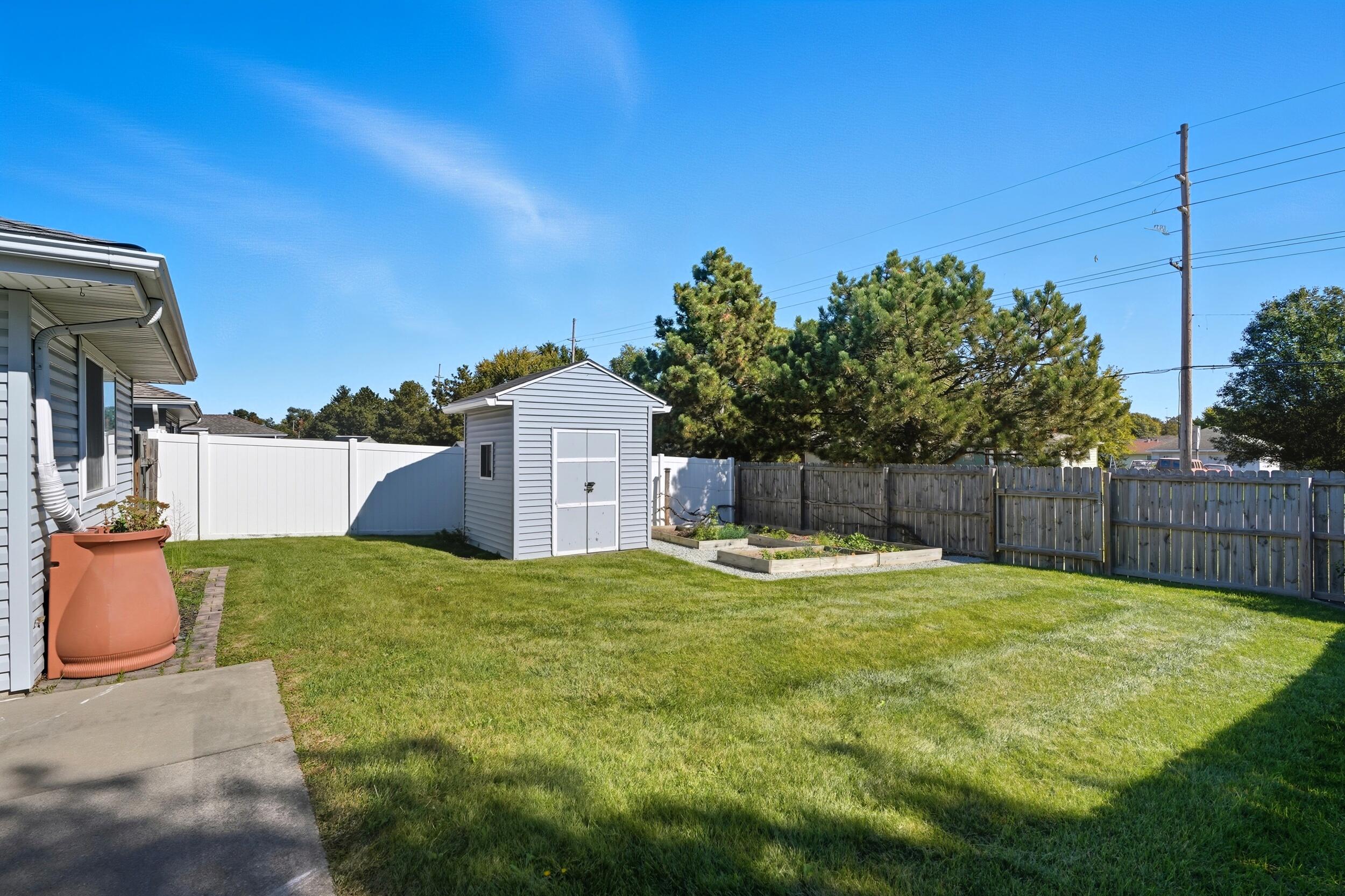 326 Pine Ridge Circle Lowell, IN 46356 - Photo 16 of 17 2500x1666