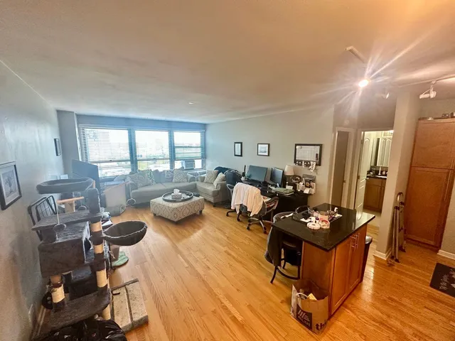 $1,716 | 4180 North Marine Drive, Unit 1608, Chicago, IL 60613