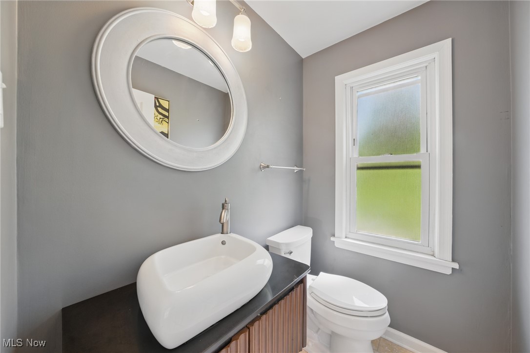 1315 Clearview Road Cleveland, OH 44124 - Photo 17 of 28