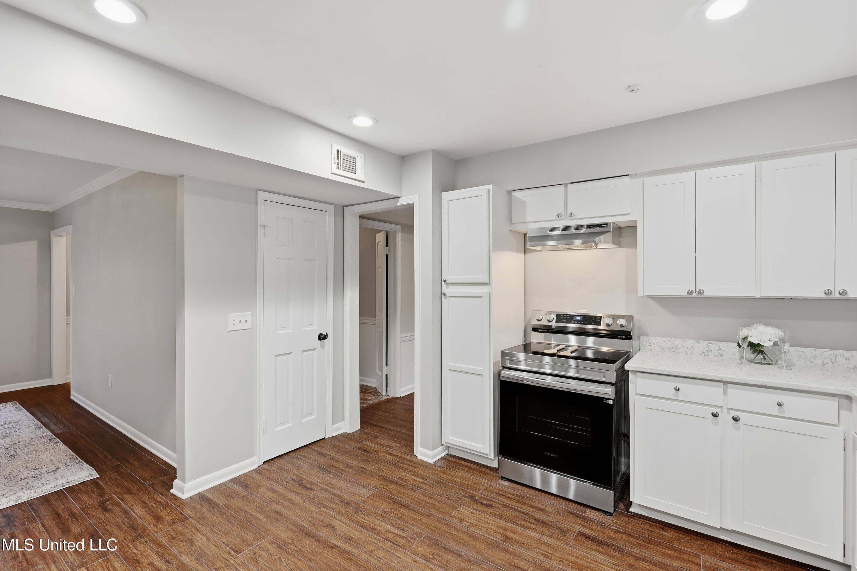 2040 Brecon Drive Jackson, MS 39211 - Photo 27 of 62 2040 Brecon Dr \ Home Tours MS (15)