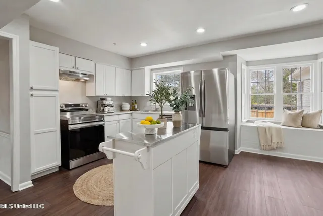 $389,000 | 2040 Brecon Drive, Jackson, MS 39211