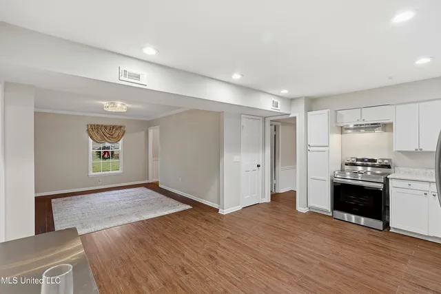 $389,000 | 2040 Brecon Drive, Jackson, MS 39211