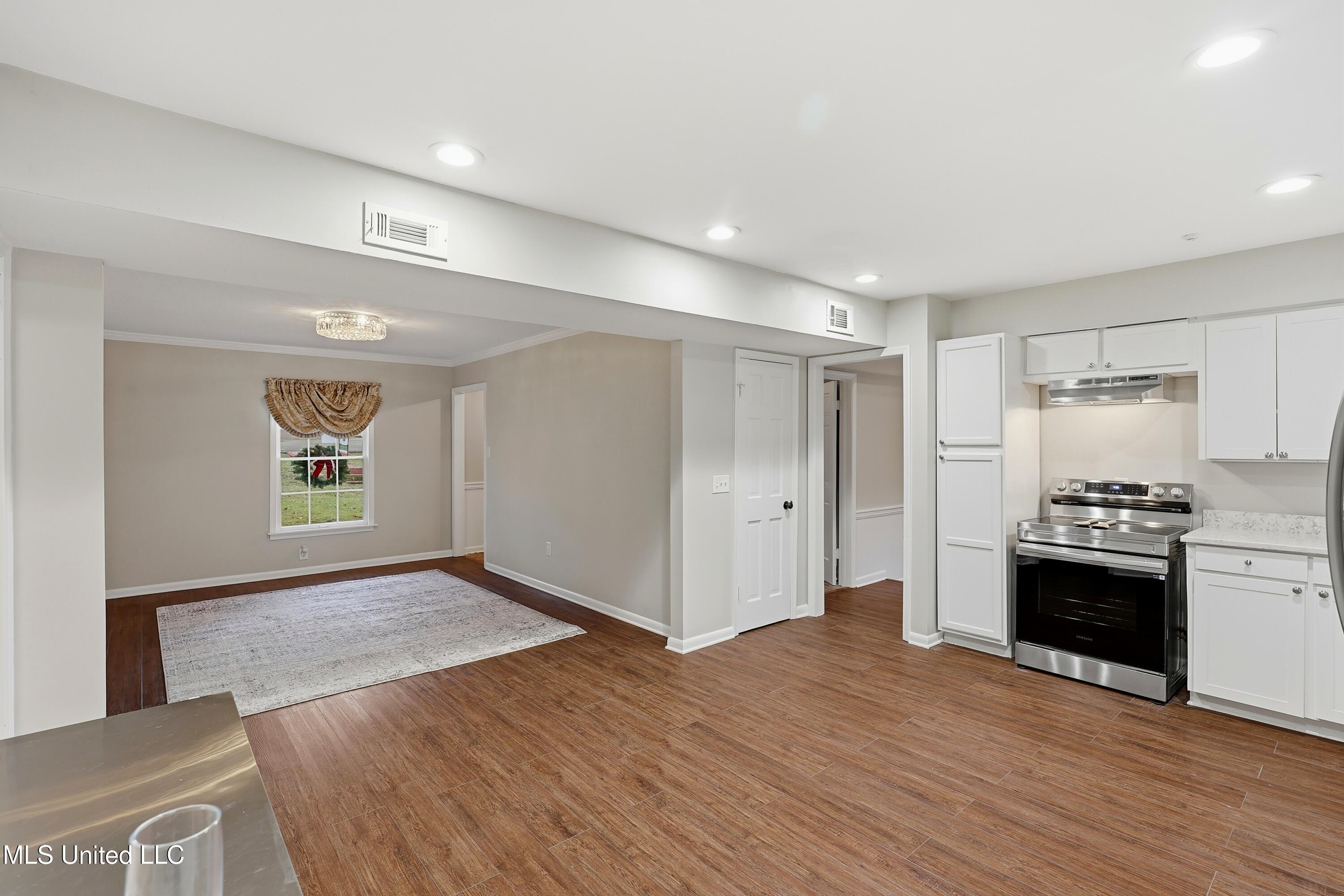 2040 Brecon Drive Jackson, MS 39211 - Photo 33 of 62 2040 Brecon Dr \ Home Tours MS (20)