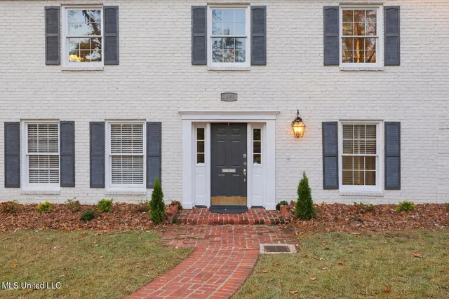 $372,900 | 2040 Brecon Drive, Jackson, MS 39211