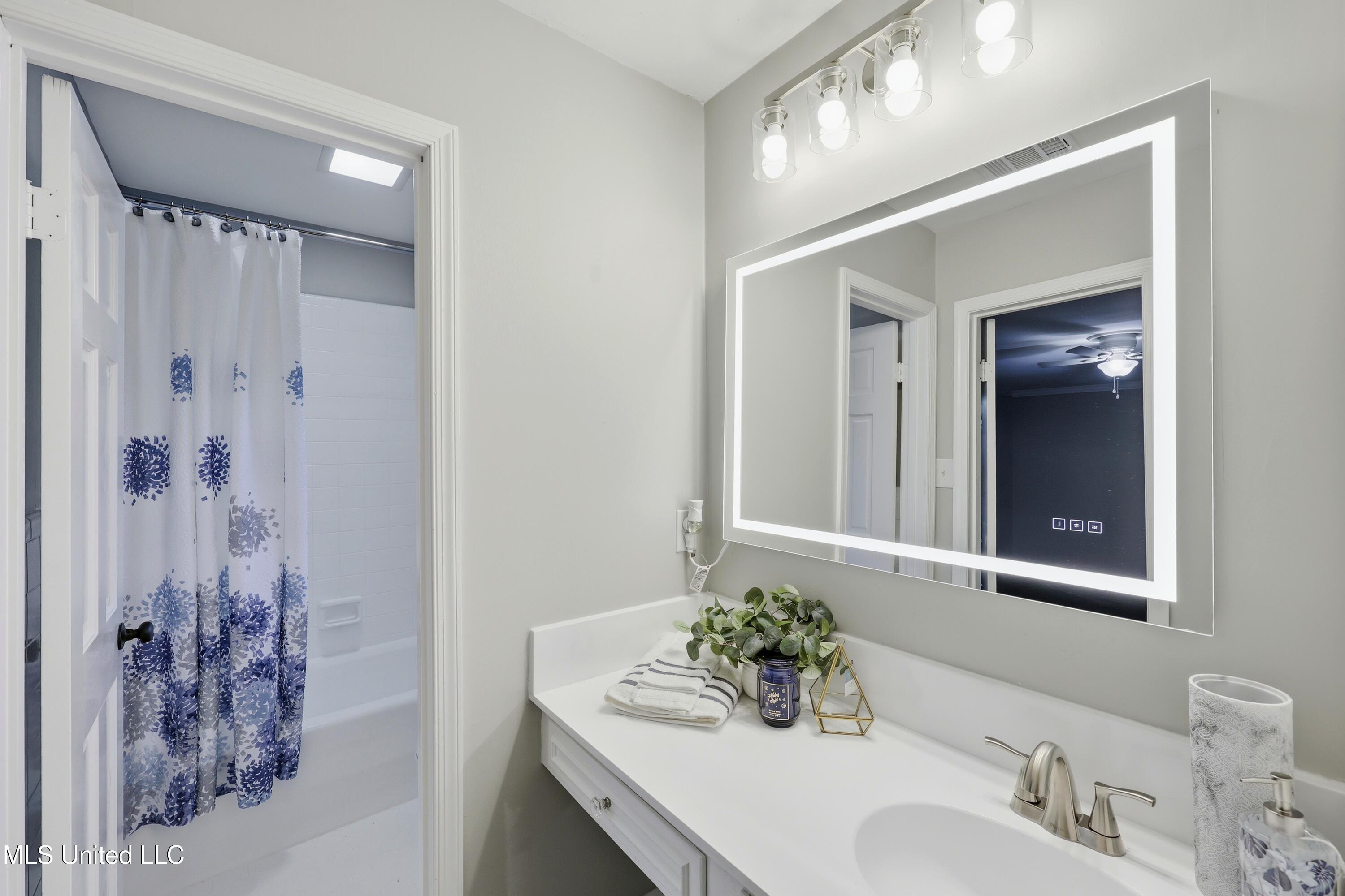 2040 Brecon Drive Jackson, MS 39211 - Photo 41 of 62 2040 Brecon Dr \ Home Tours MS (31)