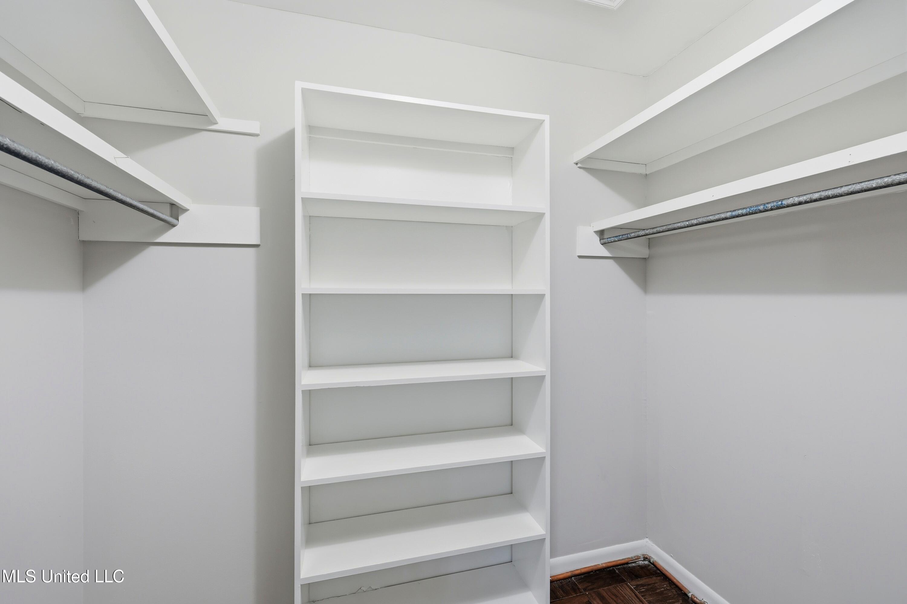 2040 Brecon Drive Jackson, MS 39211 - Photo 43 of 62 2040 Brecon Dr \ Home Tours MS (33)