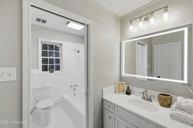 $389,000 | 2040 Brecon Drive, Jackson, MS 39211