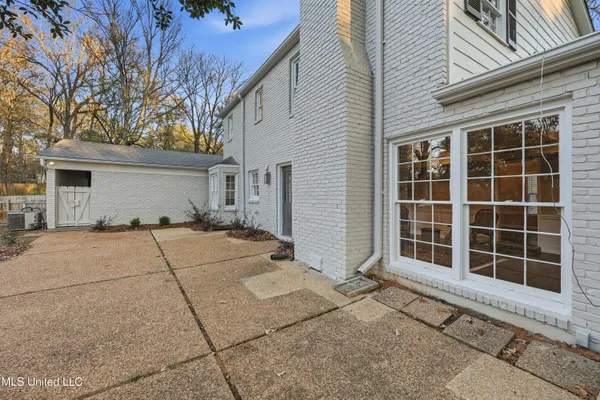 $367,200 | 2040 Brecon Drive, Jackson, MS 39211